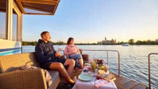 picknick auf dem wasser mit schlossblick fotograf oliver borchert