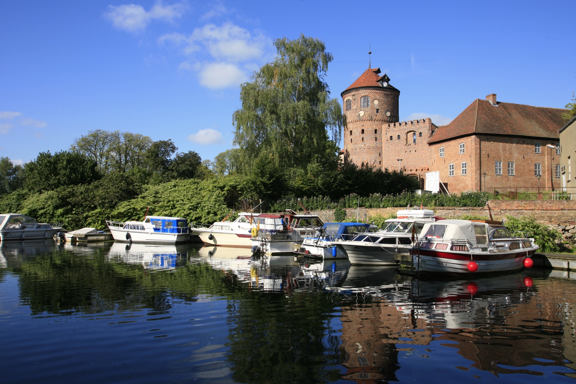 3_TI Neustadt-Glewe_Marina unterhalb der Burg Neustadt-Glewe_Foto_TVMS_P.Frischmuth