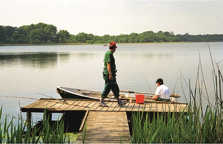 Angler auf dem Steg