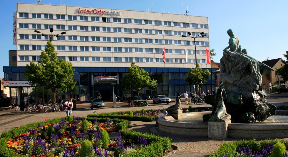 (c) Hotel