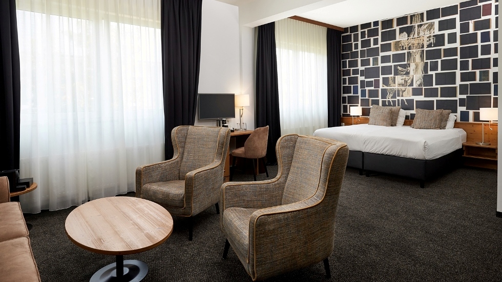 (c) Van der Valk Hotel