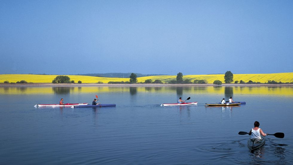 Paddler auf dem Luckower See (c) Camping Sternberger Seenland