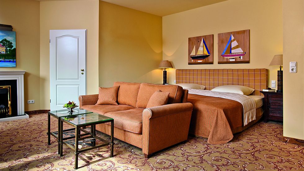 (c) Seehotel Frankenhorst