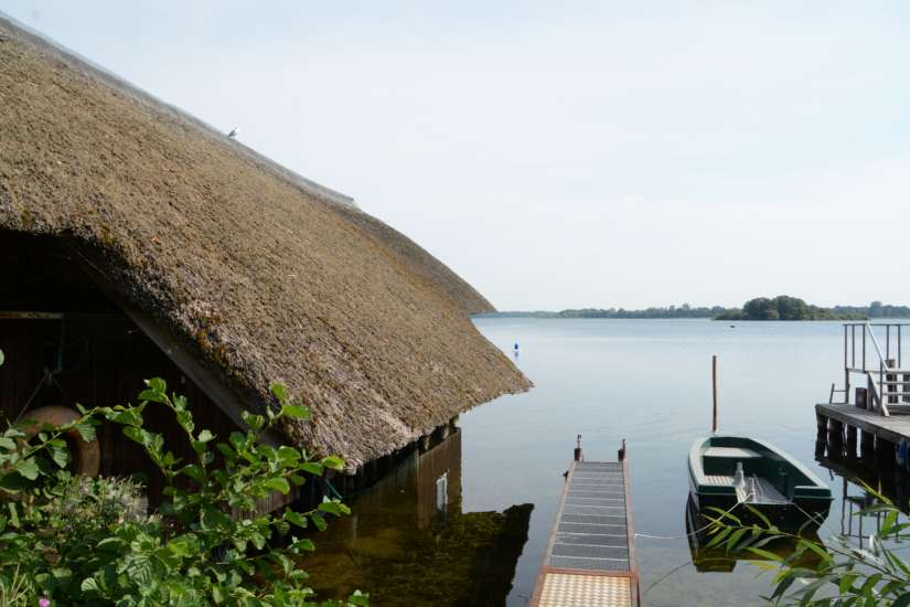 Schaalseefischerei - Reetgedecktes Bootshaus in Zarrentin