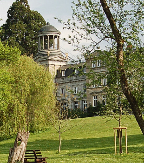 Ausschnitt: Park und Schloss Kaarz, Foto Stefan von Stengel